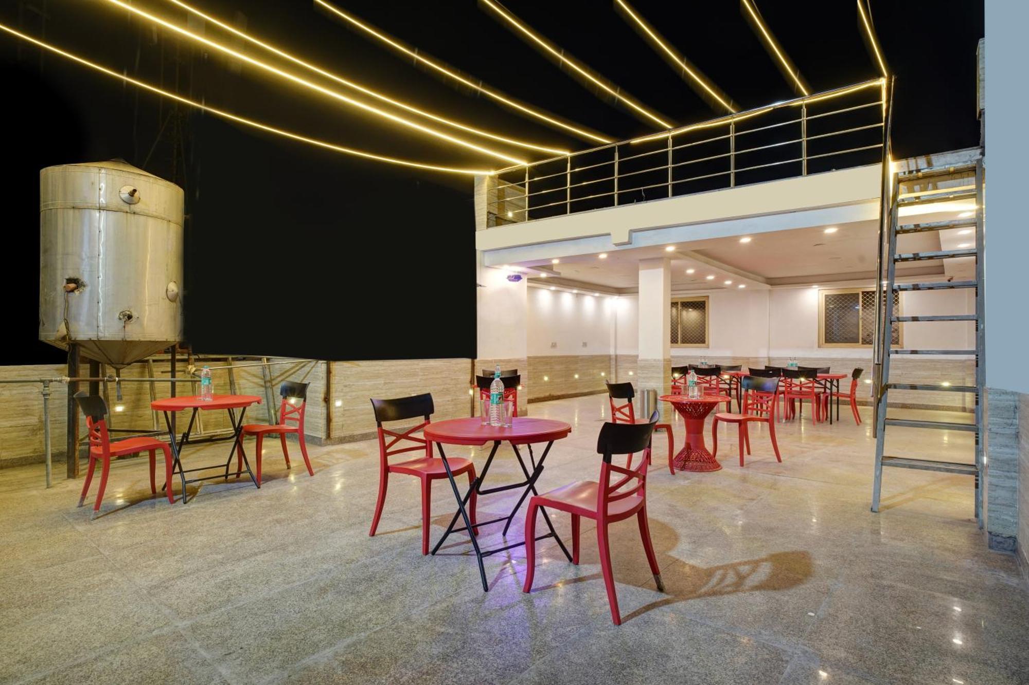 The Hindustan International - Traveller'S Choice Award 2025 Best Of Best Winning Hotel New Delhi Exteriör bild