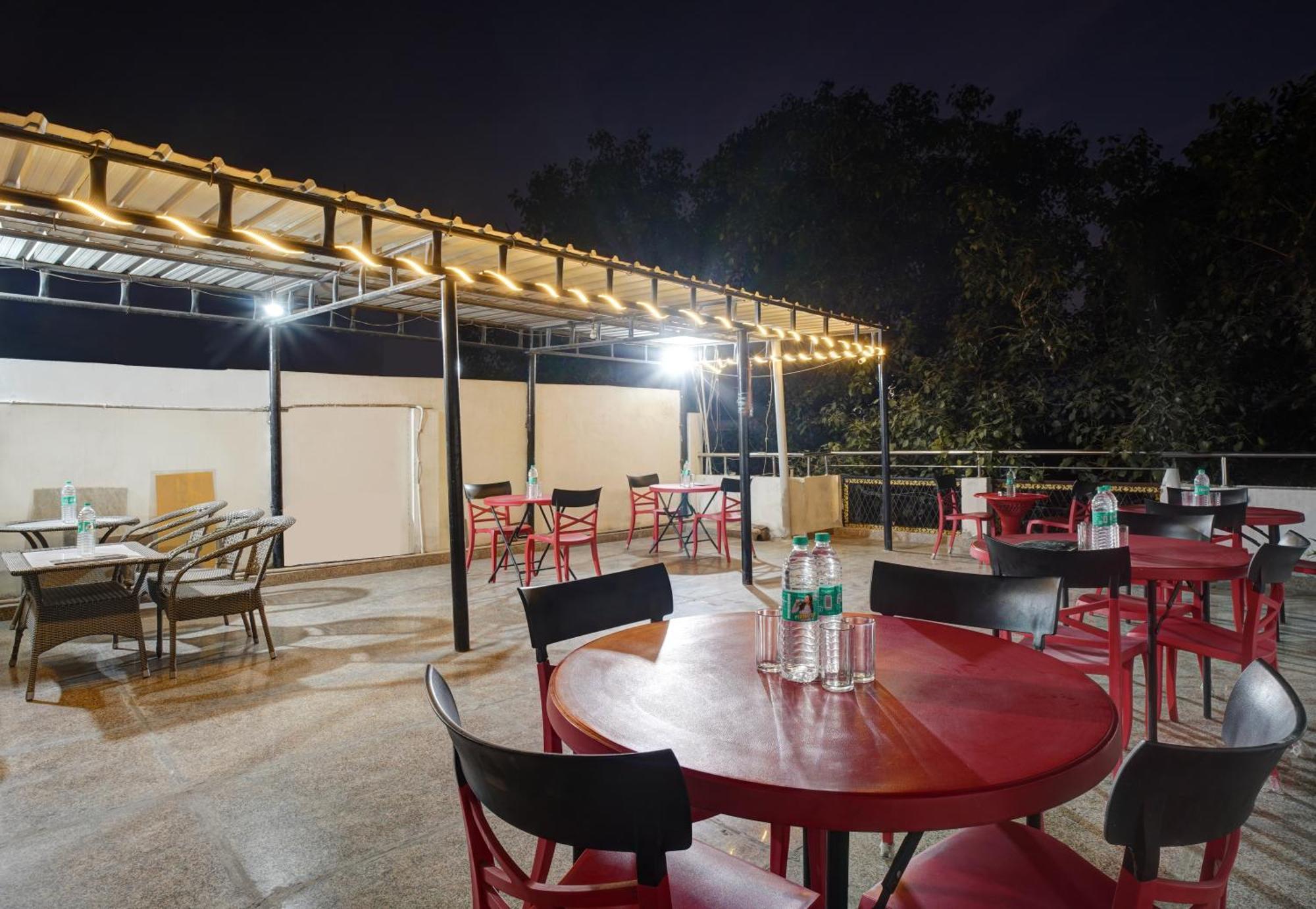 The Hindustan International - Traveller'S Choice Award 2025 Best Of Best Winning Hotel New Delhi Exteriör bild