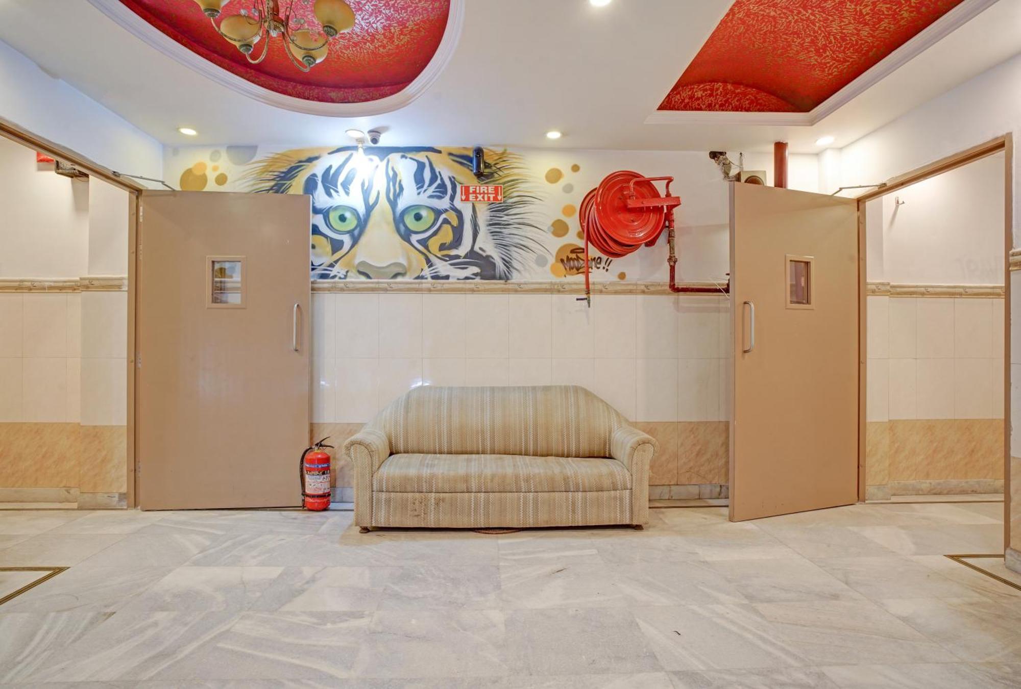 The Hindustan International - Traveller'S Choice Award 2025 Best Of Best Winning Hotel New Delhi Exteriör bild