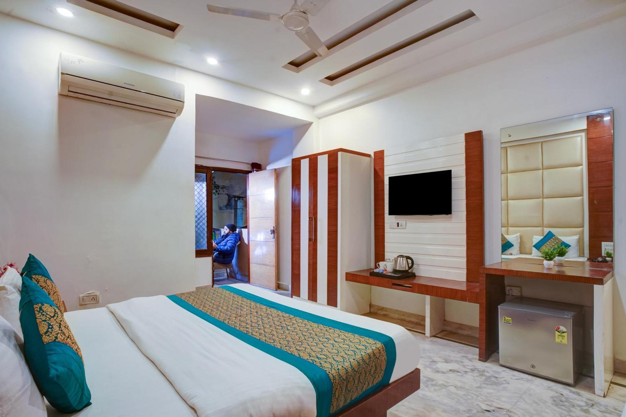 The Hindustan International - Traveller'S Choice Award 2025 Best Of Best Winning Hotel New Delhi Exteriör bild