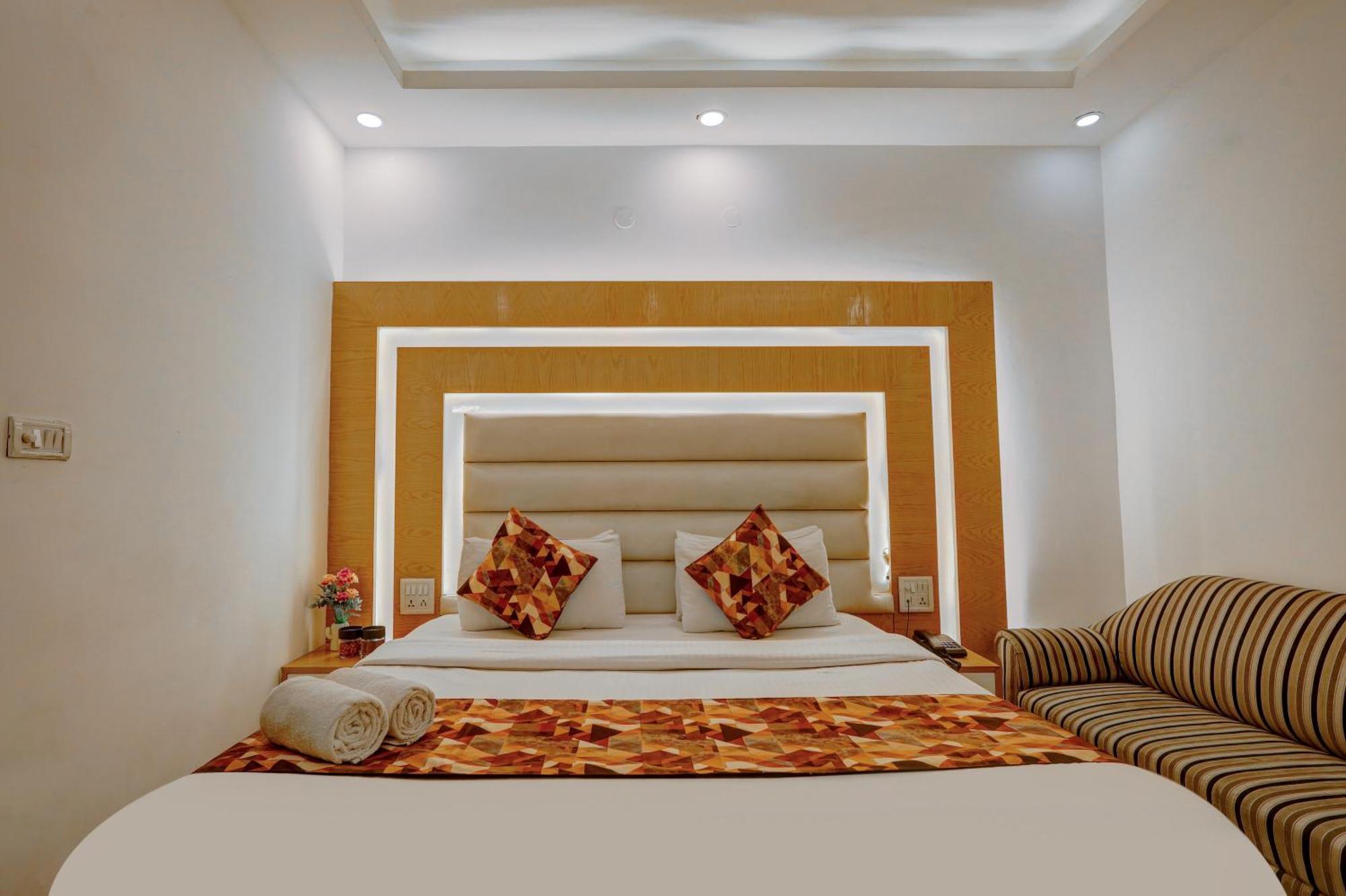 The Hindustan International - Traveller'S Choice Award 2025 Best Of Best Winning Hotel New Delhi Exteriör bild