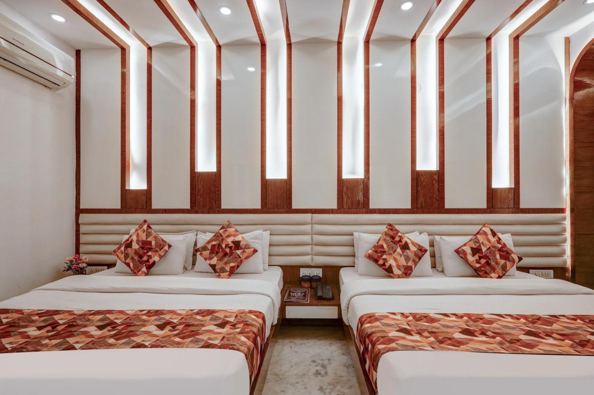 The Hindustan International - Traveller'S Choice Award 2025 Best Of Best Winning Hotel New Delhi Exteriör bild