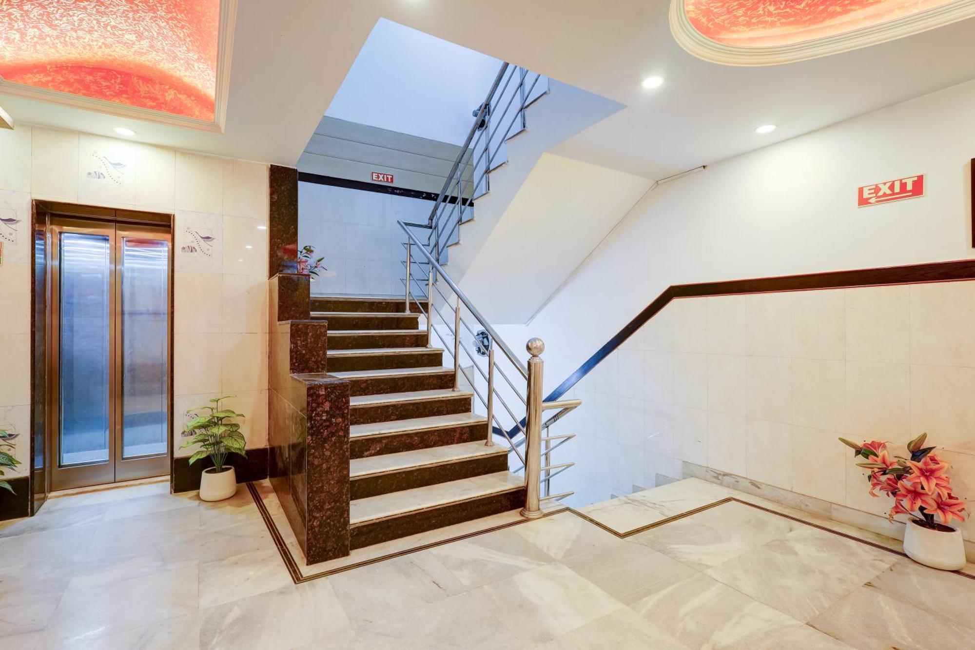 The Hindustan International - Traveller'S Choice Award 2025 Best Of Best Winning Hotel New Delhi Exteriör bild
